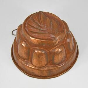 Vintage Leaf Topped Copper Tin Cake Jelly Aspic Mold Wall Hanging Hammered Early